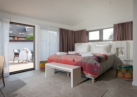 Hotel 12